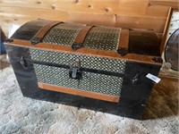 VINTAGE TRUNK