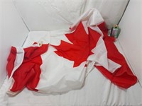 Grand drapeau officiel Canadien 90 cm X 180 cm,