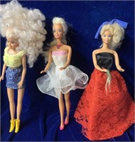 Lot of 4 Vintage Barbie Dolls Skipper Bedtime