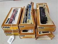 (6) Tyco HO Scale Train Cars In Boxes