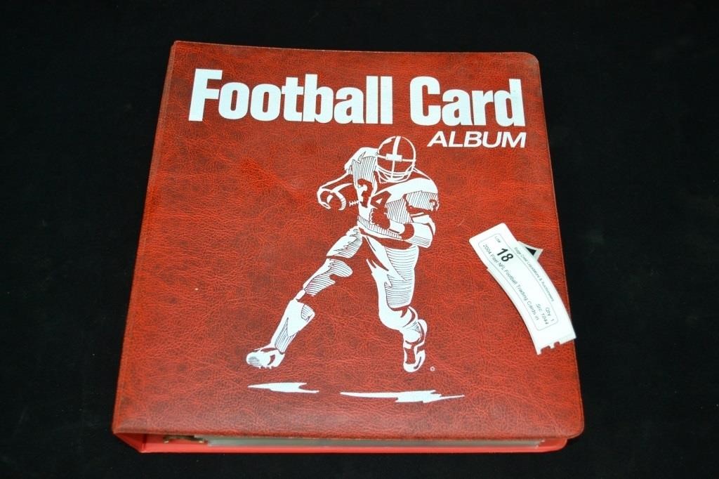 2004 Fleer NFL Football Trading Cards in Book
