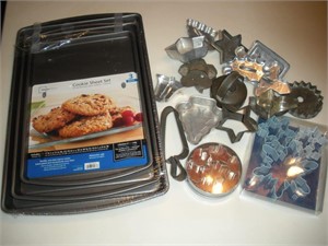 Cookie Cutters & Baking Sheets