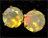 $730 10K 0.77g Natural Opal(1.28ct) Earrings