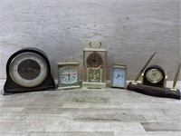 Flat of assorted clocks- 1 broken front