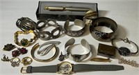 L - MIXED LOT OF COSTUME JEWELRY & GIFT PEN (L27)