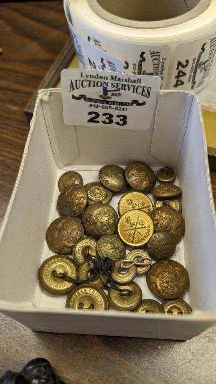 Canadian Military Buttons