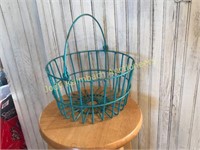 Medium Wire Turquoise Egg Basket