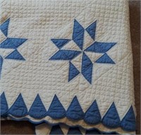 QUEEN HANDSTITCHED ANTIQUE QUILT