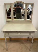 CHARMING UNDERSIZED BUTTERFLY VANITY W DRAWER