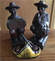 Figurines & Pipe Stand with Pipes