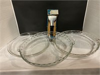 3 9” round glass pie pans / Corning ware handle