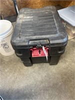 Rubbermaid Action Packer w/Lid