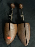 PAIR OF VINTAGE WOOD SHOE STRETCHERS