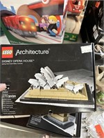 LEGO ARCHITECTURE SET SYDNEY OPERA HOUSE