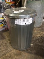 Aluminum trashcan with lid