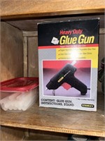 Stanley Glue Gun w/ Glue Sticks