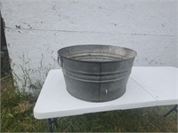Galvanized tub with handles