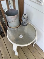 Outdoor table owl and chicken feeder