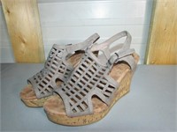 NWOT Maurices Womens Wedge Sabdal, Size 8.5