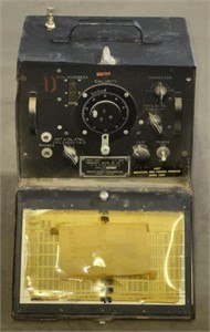 (QR) US Navy WW2 Signal Corps Frequency Meter