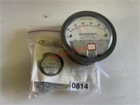 Dwyer Magnehelic Gauge  (Con2)