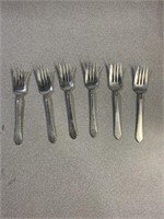6 forks, all marked sterling. Approximately 177
