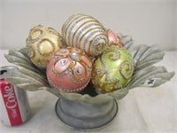 Metal container w. decorative eggs