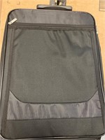 Travel size suitcase 18 inches