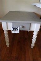 22x26x21" End Table with Drawer (Matches #416)