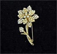 Vintage KRAMER Flower Brooch