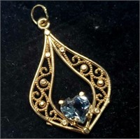 10K YELLOW GOLD BLUE TOPAZ 0.95G  PENDANT