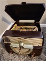 Zenith radio and Record player
Not Tested
