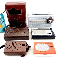 3 radios TRANSISTOR vintage avec leurs étuis