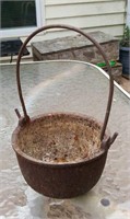 Cast iron lead melting pot with bail 6" diameter