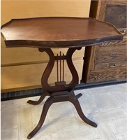 LEAR SIDE TABLE
