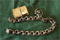 14K Gold Charm Bracelet w/2 Charms