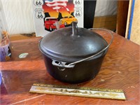 vintage cast iron bean pot- lidded
