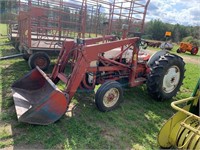Ford 861 Diesel Tractor w/loader