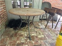 Fantastic vintage round patio table chairs sold