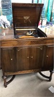 VICTROLA RECORD PLAYER CABINET