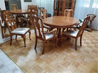 Roxton Dining Room Set with 2 Leaves