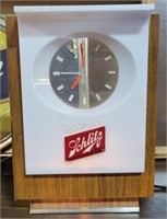 VTG. SCHLITZ PLASTIC LIGHTED CLOCK