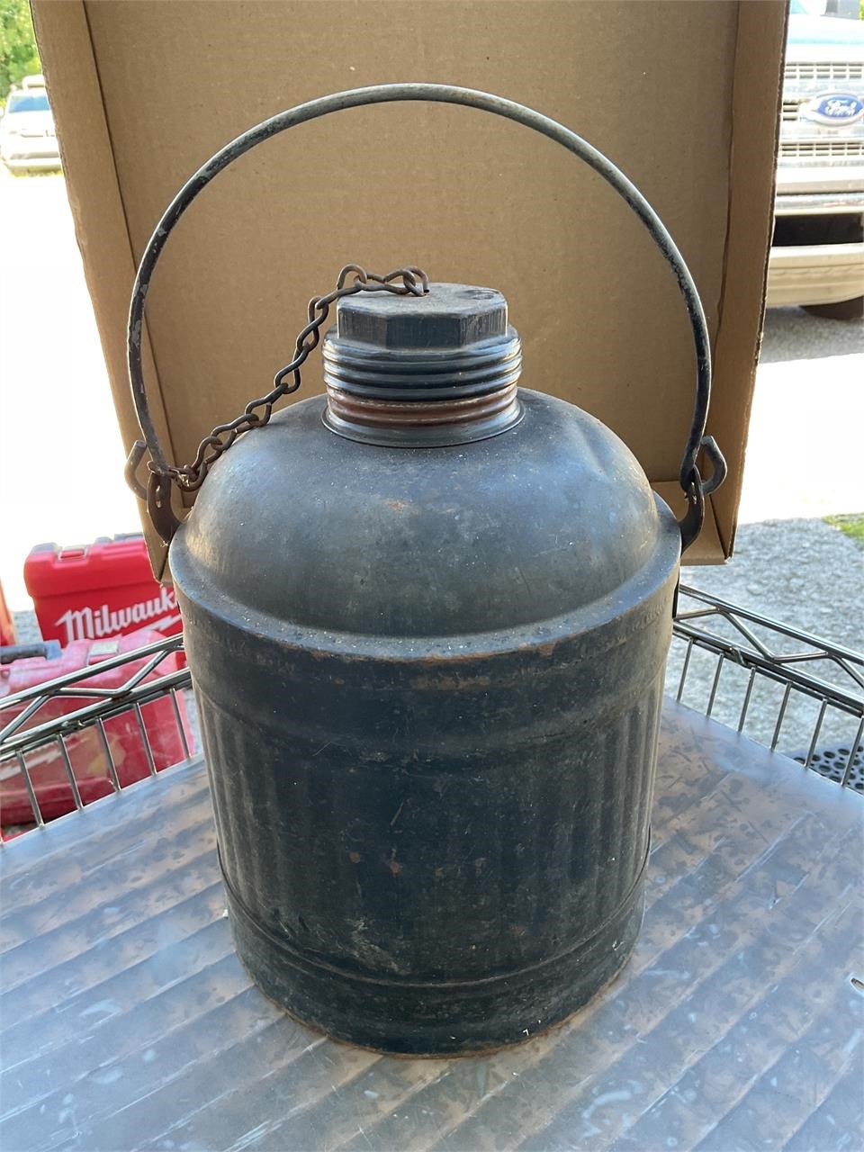Vintage oil/gas can