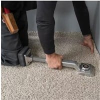 Deluxe Carpet Knee Kicker with Adjustable Length