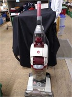 Hoover Wind Tunnel upright vac- needs cleaning