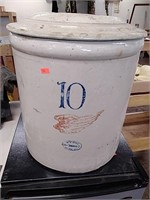 10 gallon Red Wing crock with lid
Lid has Hai