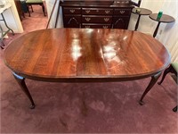 Dining Room Table w/ Extension Leaves