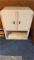 Artdeco kitchen cabinet top with tambour door