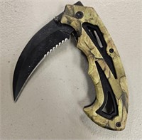 Camo Clip on Knife 4 1/2" Curved Blade