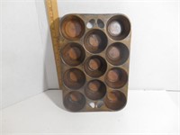 Cast iron muffin pan